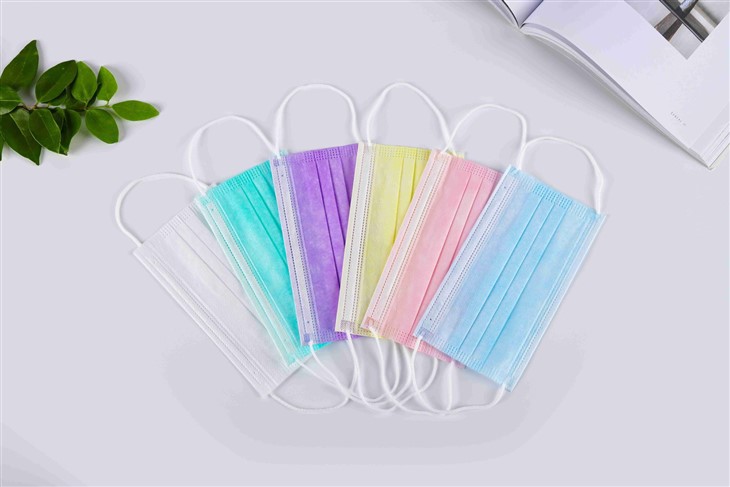 Одноразові 3 -го неплканого обличчя маски